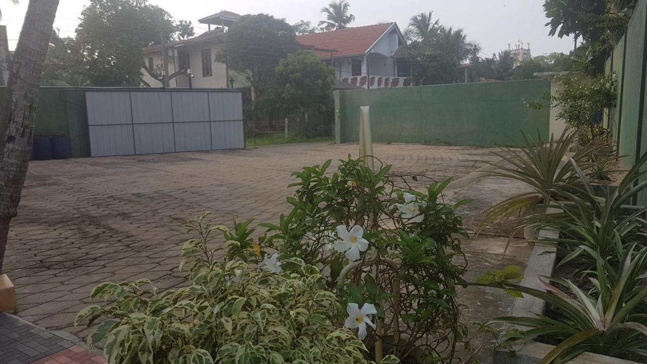 รอนนี คอตเทจ Apartment เนกอมโบ ภายนอก รูปภาพ